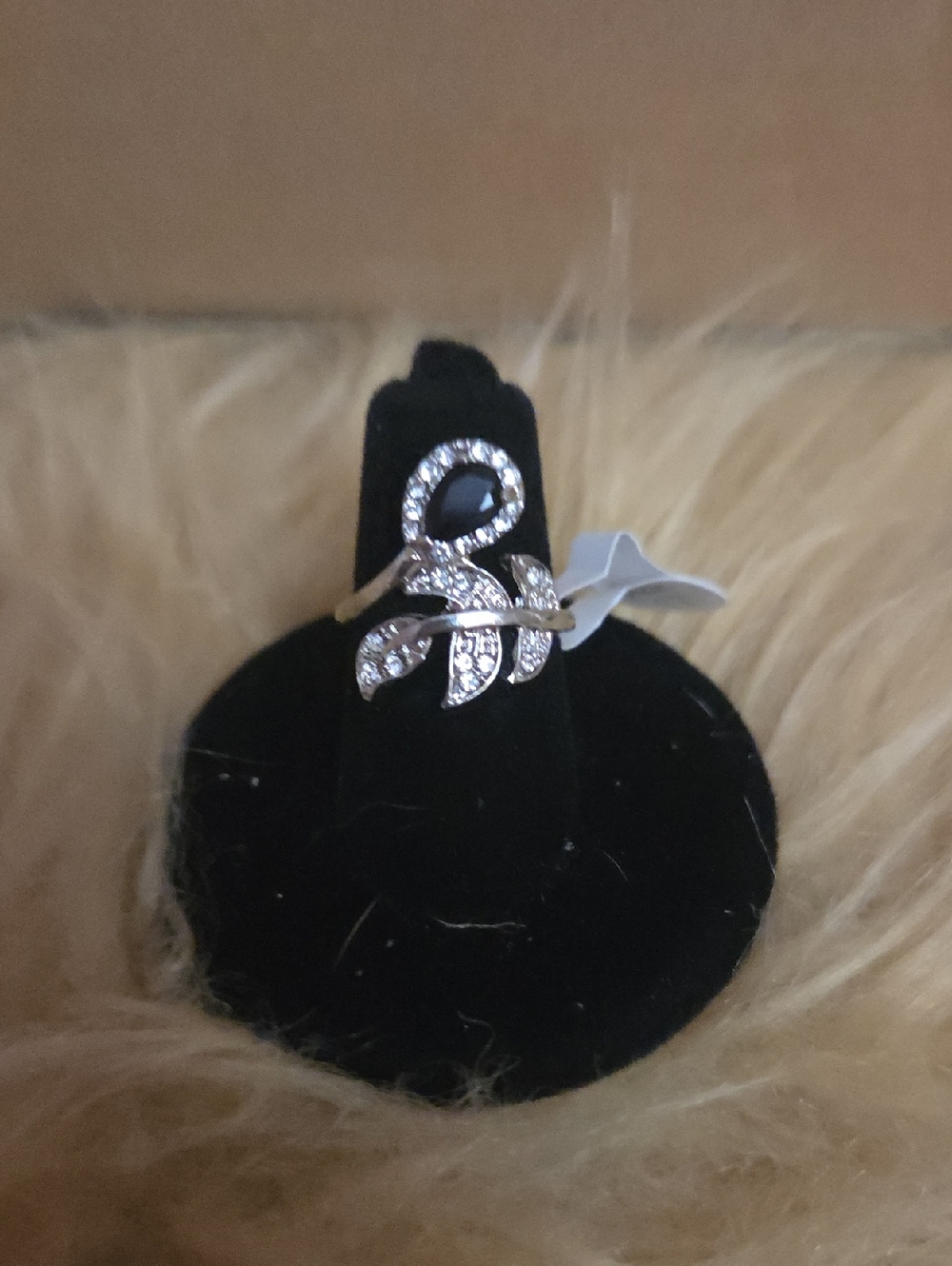 Ring Silver Leaf Cluster Ring with Black Stone - Women NWOT